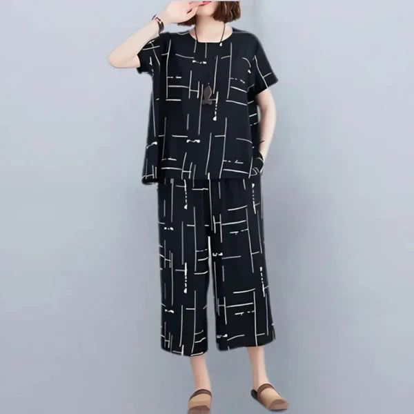 BLACK CAPRI PRINTED NIGHT SUIT